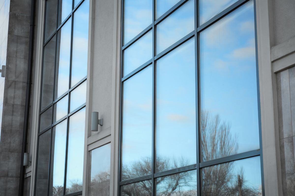 The Ultimate Guide to Ammonia-Free Glass Cleaner for Tinted Windows