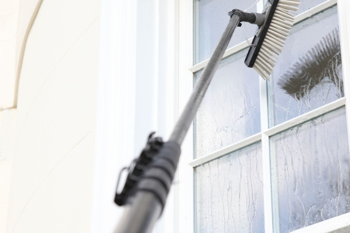 The Ultimate Guide to Telescopic Window Cleaning Poles: Reach New Heights in Cleanliness